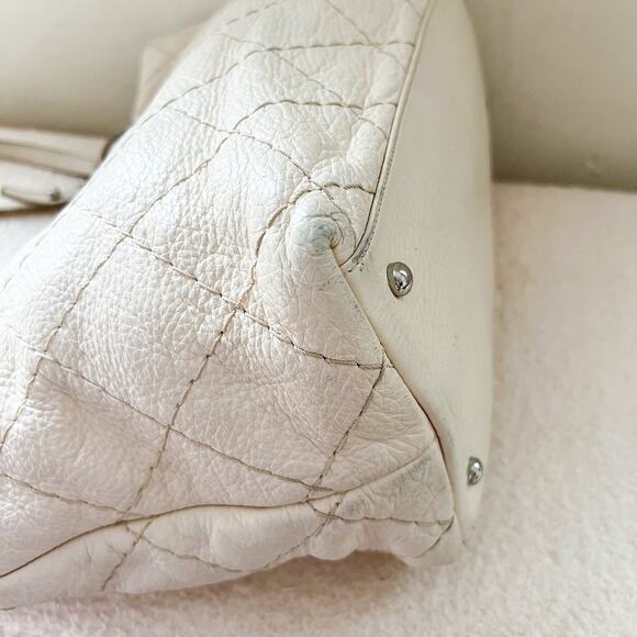 CHANEL On the Road Cream Leather Large Tote - Picture 6 of 15